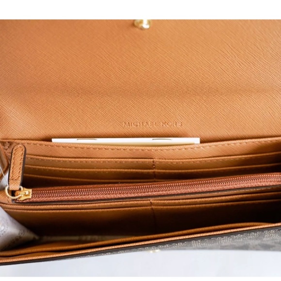 Michael Kors Large Jet set travel carryall wallet - Picture 6 of 7